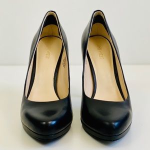 Nine West Rocha Platform Pump in Black Leather